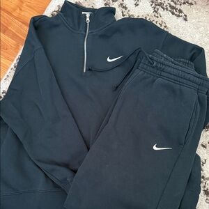 Nike Women’s Sweatsuit